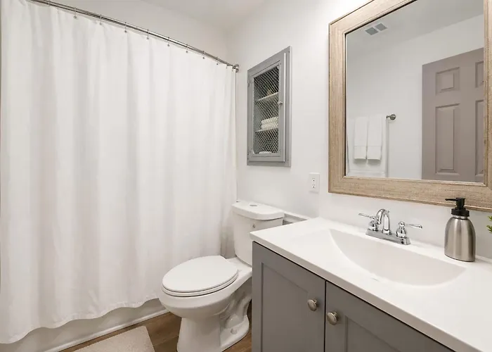 Easton 4br Getaway, Game And 2 Living Areas Holiday home Columbus