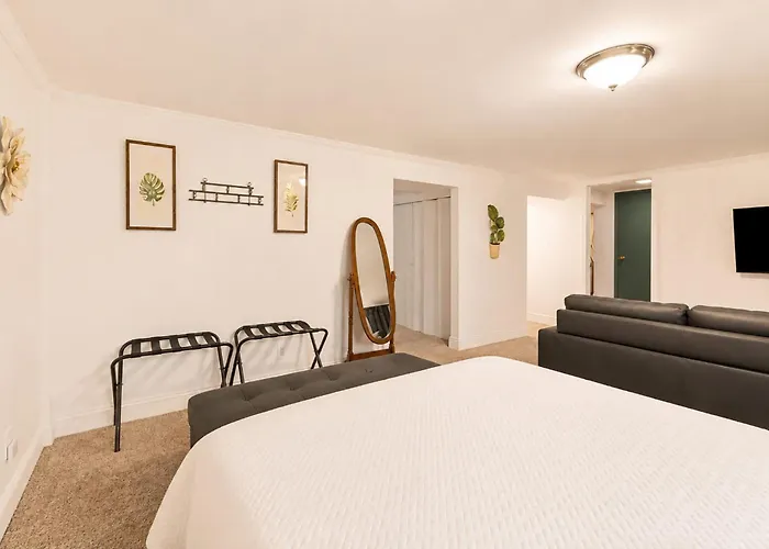 Easton 4br Getaway, Game And 2 Living Areas *