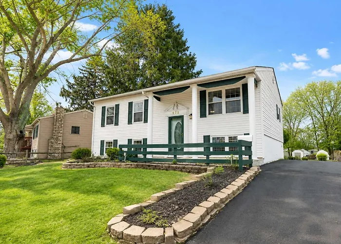 Easton 4br Getaway, Game And 2 Living Areas Columbus