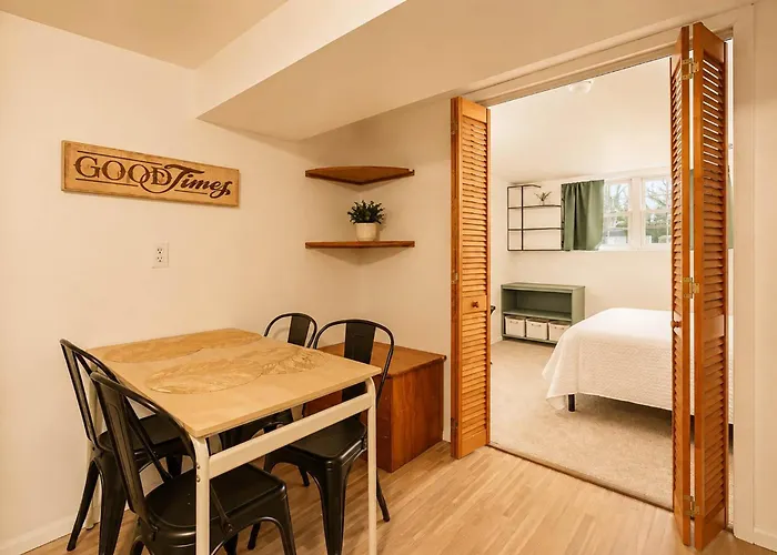 Easton 4br Getaway, Game And 2 Living Areas Holiday home