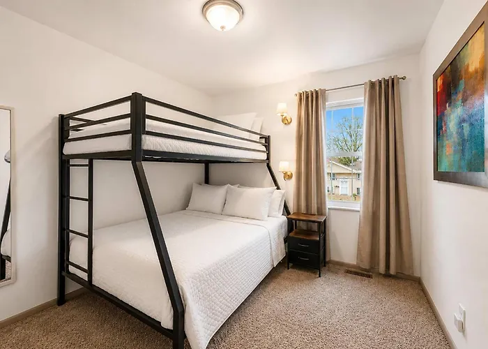 Easton 4br Getaway, Game And 2 Living Areas * Columbus